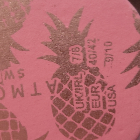 Primark Flip Flops Peach and Gold with Pineapples Size 9-10 - Picture 3 of 6